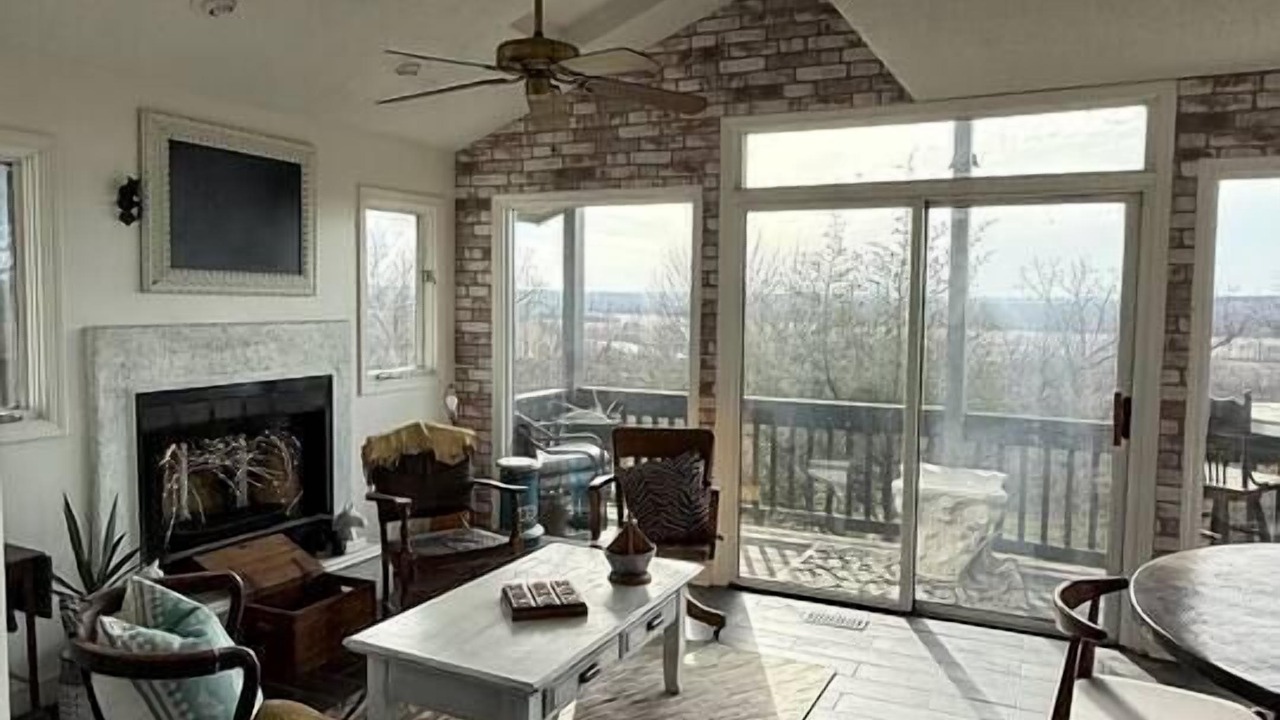 Photo of Livingroom in Shawnee