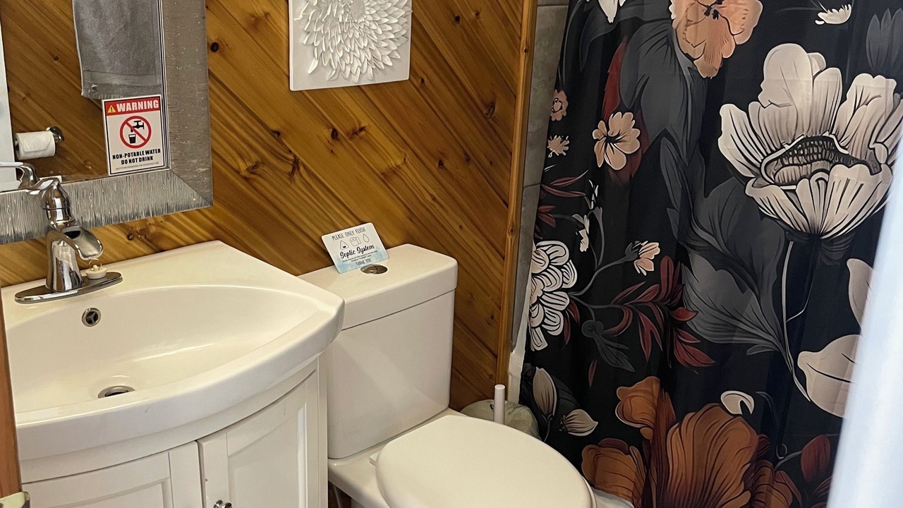 Photo of Bathroom in Saint-Andre-Avellin