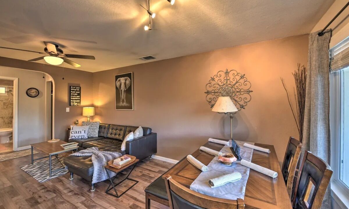 Photo of Livingroom in Sacramento