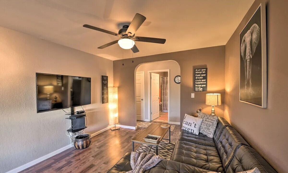 Photo of Livingroom in Sacramento