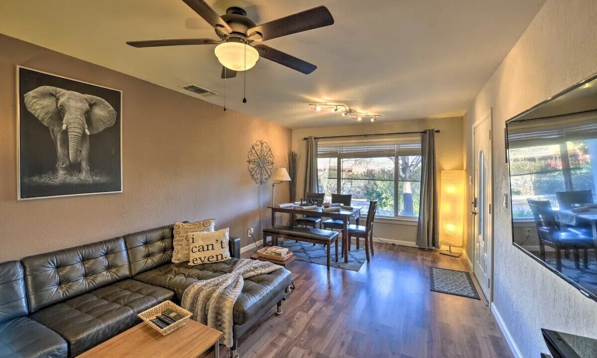 Photo of Livingroom in Sacramento