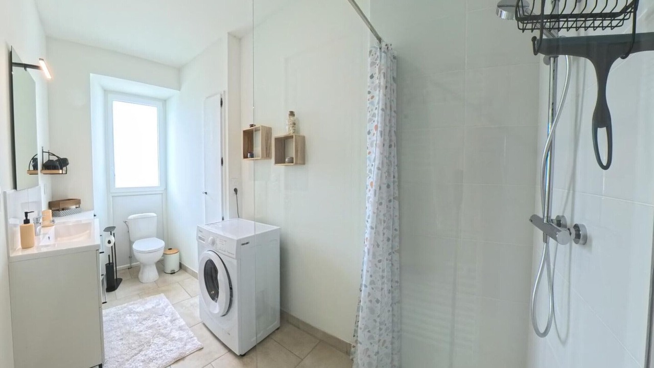 Photo of Bathroom in Vanxains