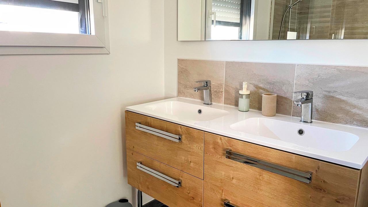 Photo of Bathroom in Saint-Coulomb