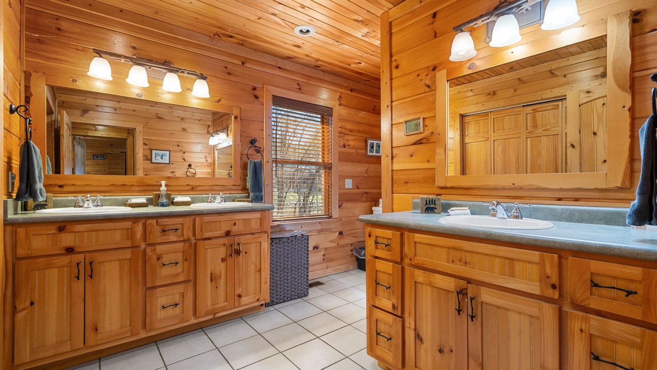 Photo of Bathroom in Copperhill