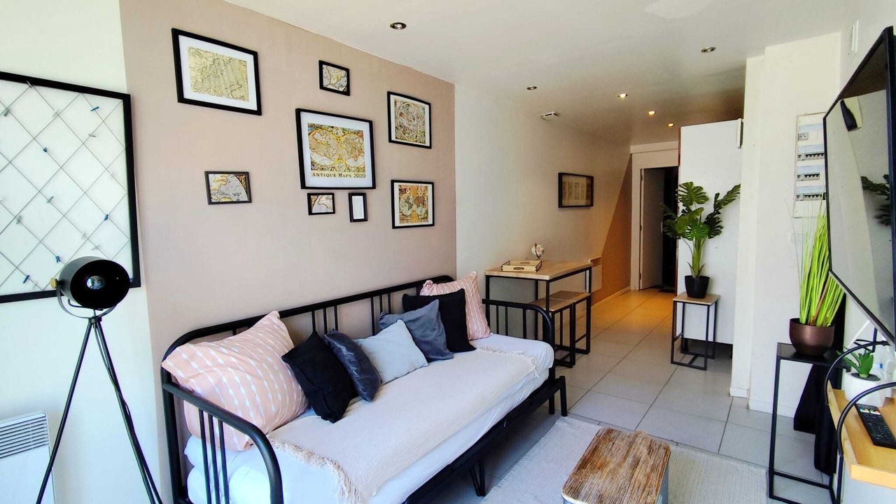 Photo of Bedroom in Begles