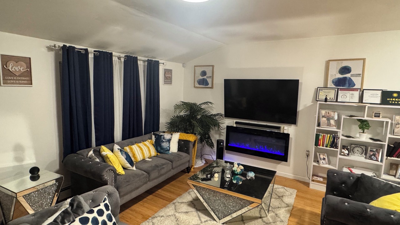 Photo of Livingroom in Central Islip
