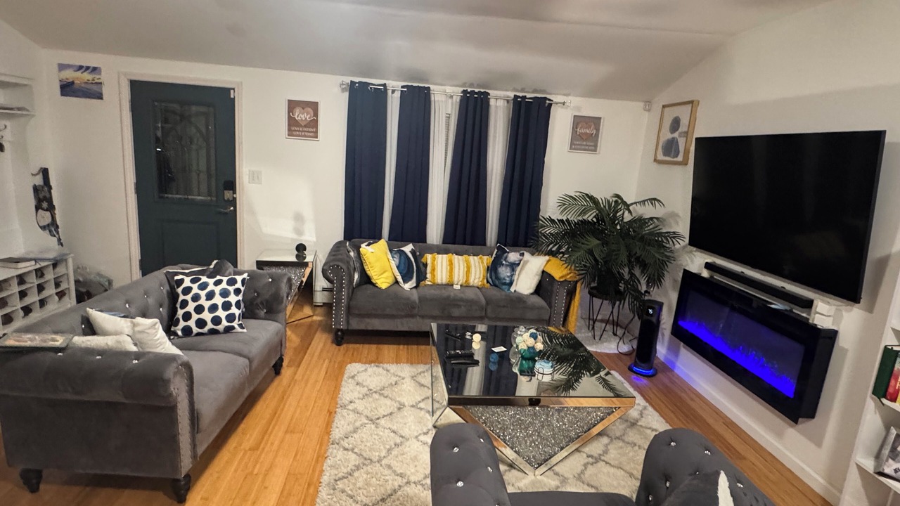 Photo of Livingroom in Central Islip