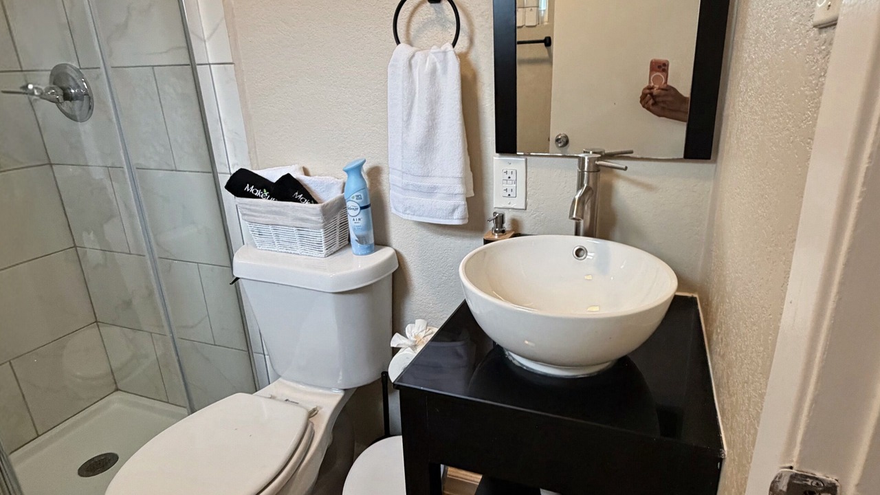 Photo of Bathroom in Mahncke Park