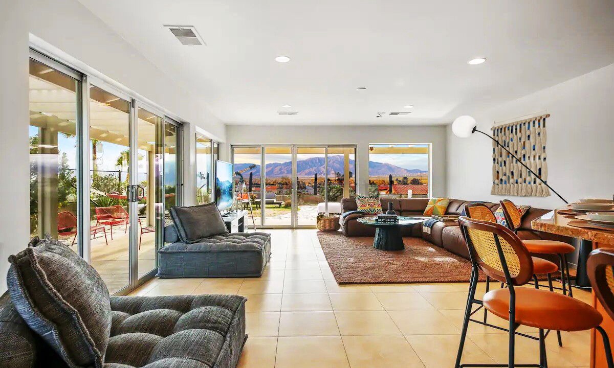 Photo of Livingroom in Desert Hot Springs