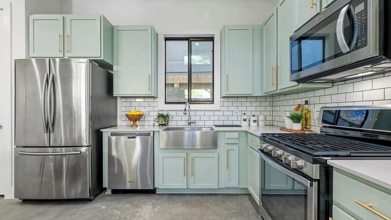 Photo of Kitchen in Greater South River City