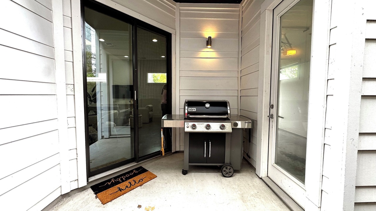 Photo of Patio Balcony in Greater South River City