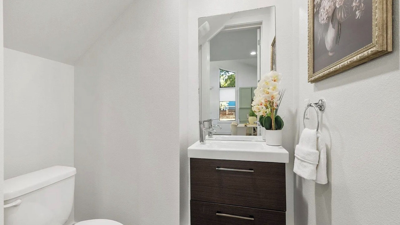 Photo of Bathroom in Greater South River City