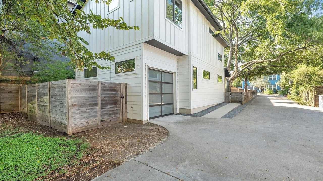 Photo of Outdoor in Greater South River City