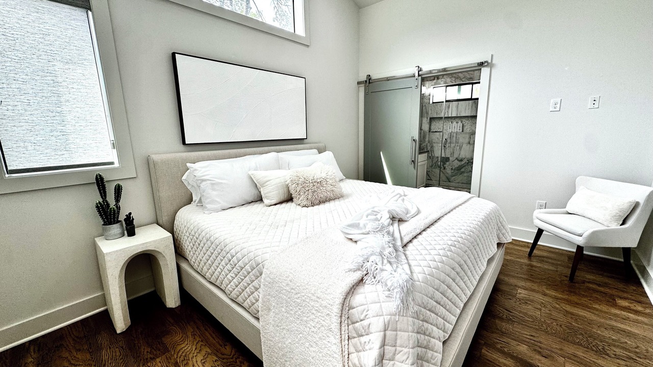 Photo of Bedroom in Greater South River City