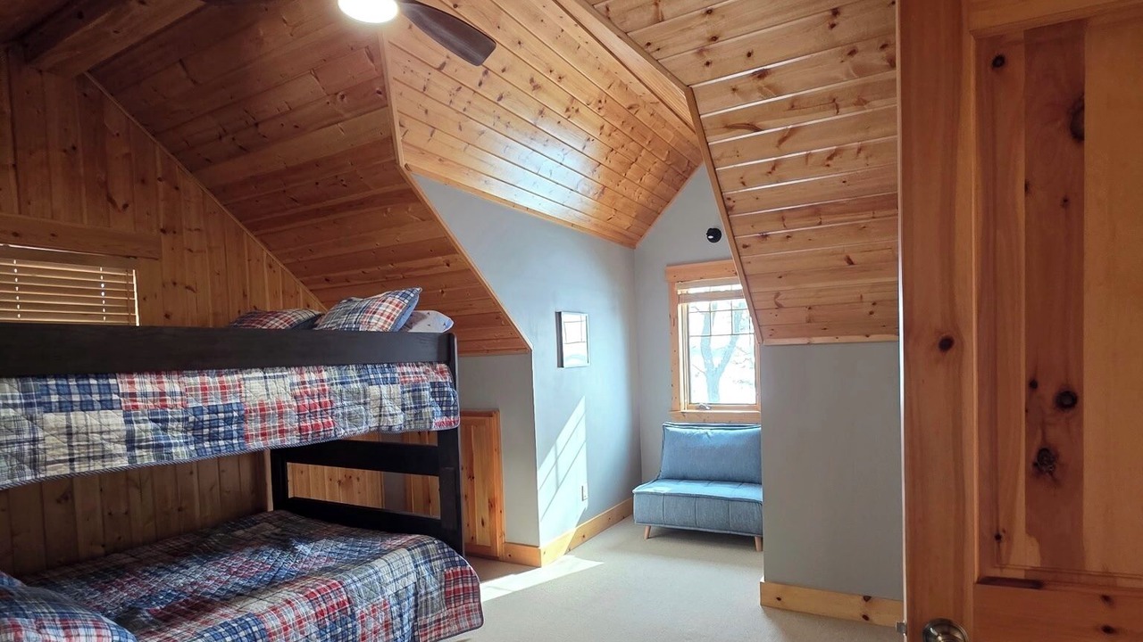 Photo of Bedroom in Crosslake