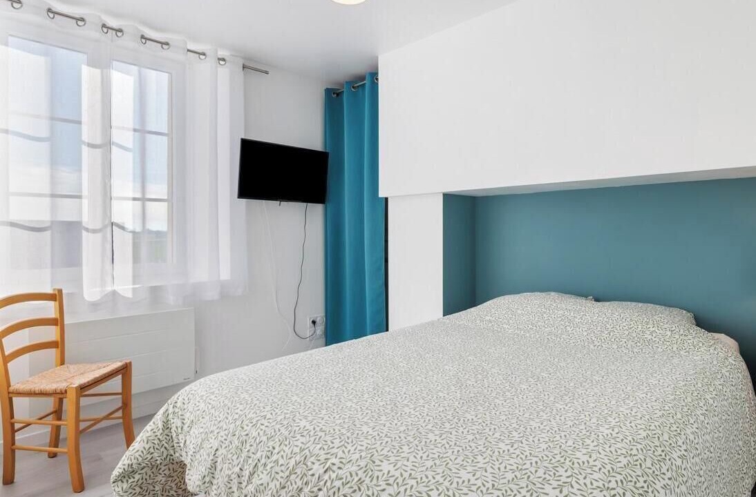 Photo of Bedroom in Cuverville-sur-Yeres