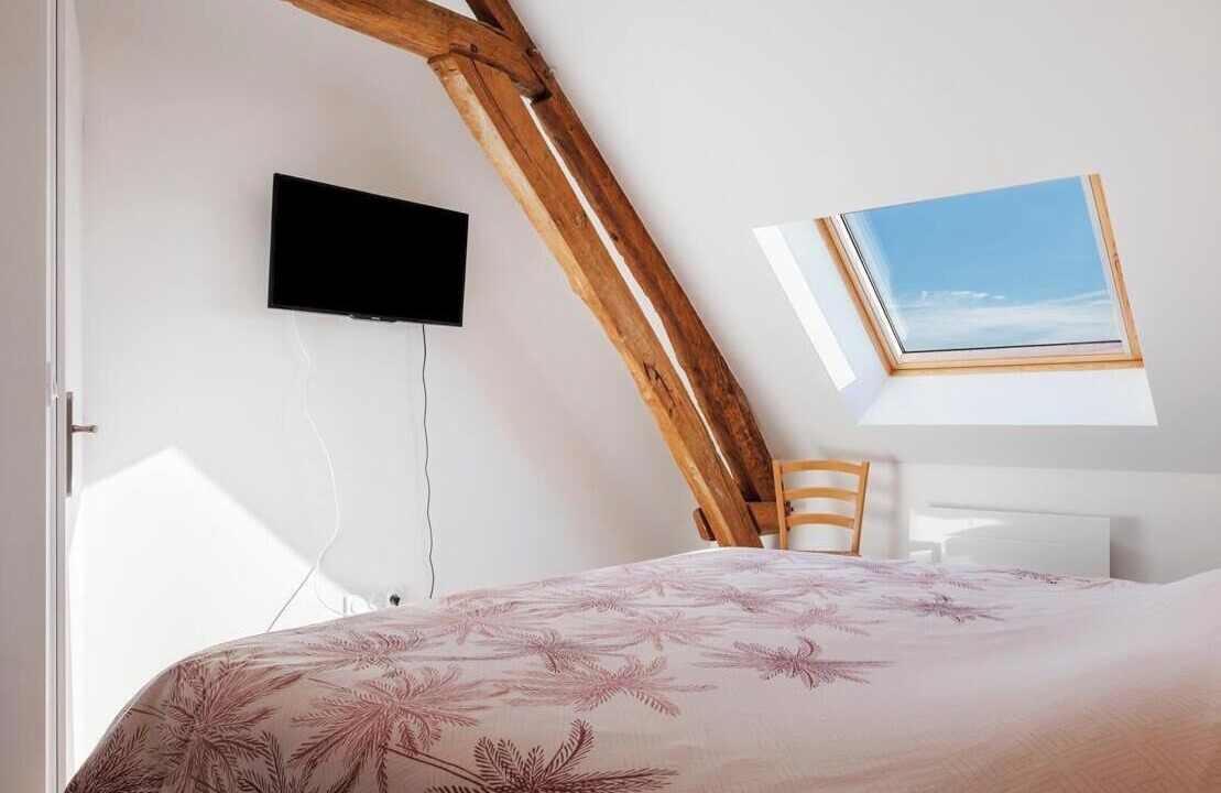 Photo of Bedroom in Cuverville-sur-Yeres