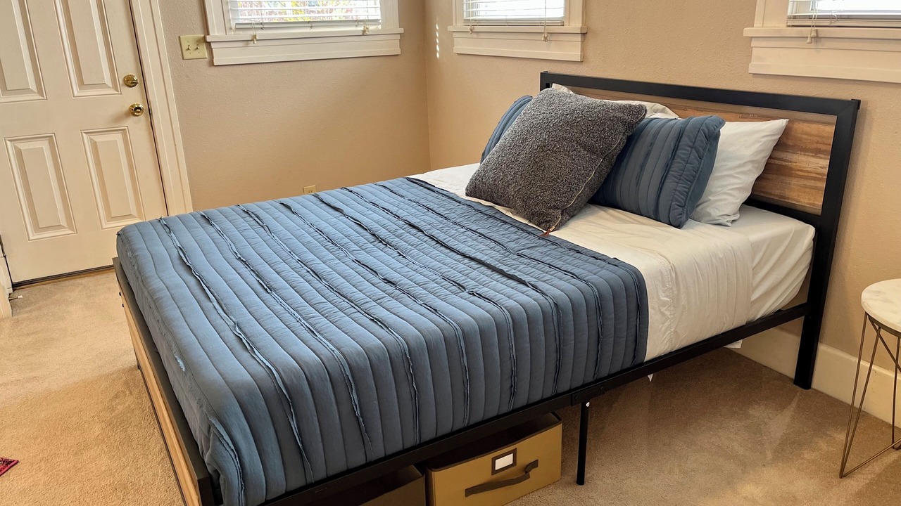 Photo of Bedroom in East of Broadway