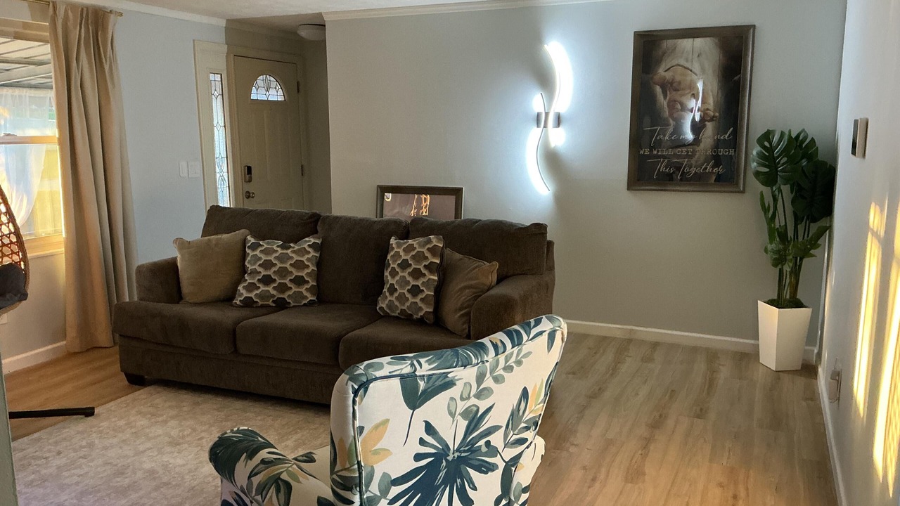 Photo of Livingroom in Cranberry Township