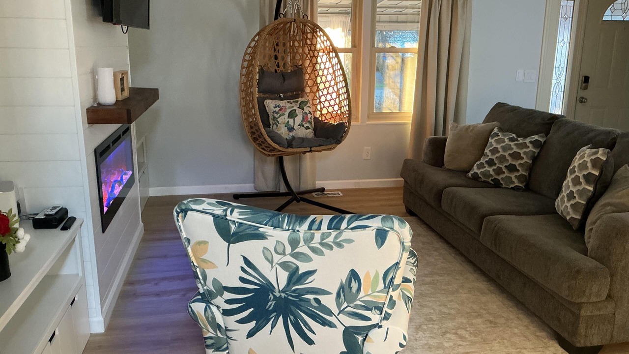 Photo of Livingroom in Cranberry Township
