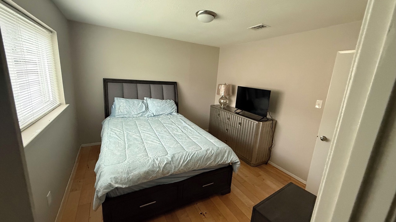 Photo of Bedroom in Benbrook