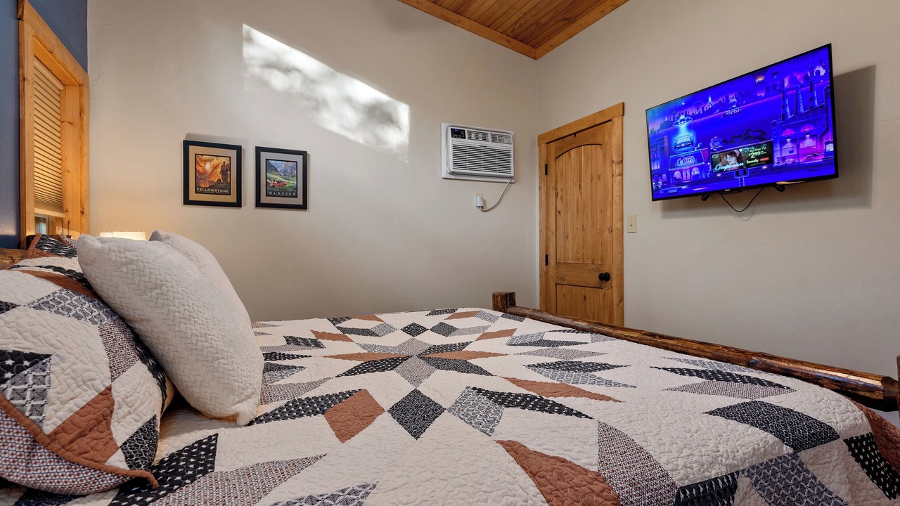 Photo of Bedroom in Mammoth Spring