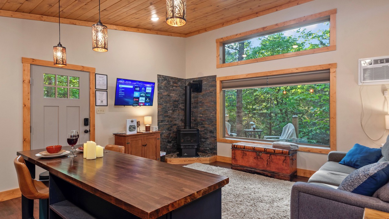 Photo of Livingroom in Mammoth Spring