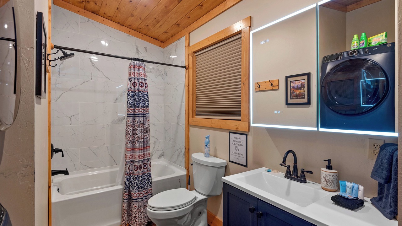 Photo of Bathroom in Mammoth Spring