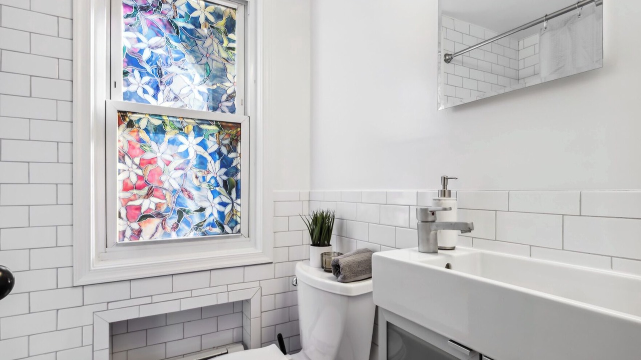 Photo of Bathroom in Del Ray