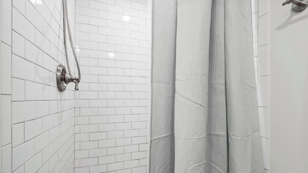 Photo of Bathroom in Del Ray