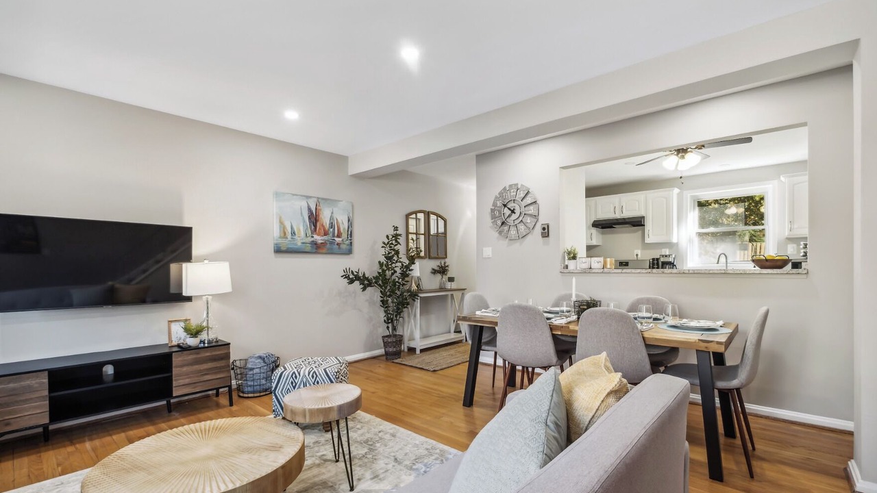 Photo of Livingroom in Del Ray