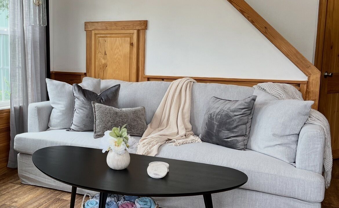 Photo of Livingroom in Hudson Bend