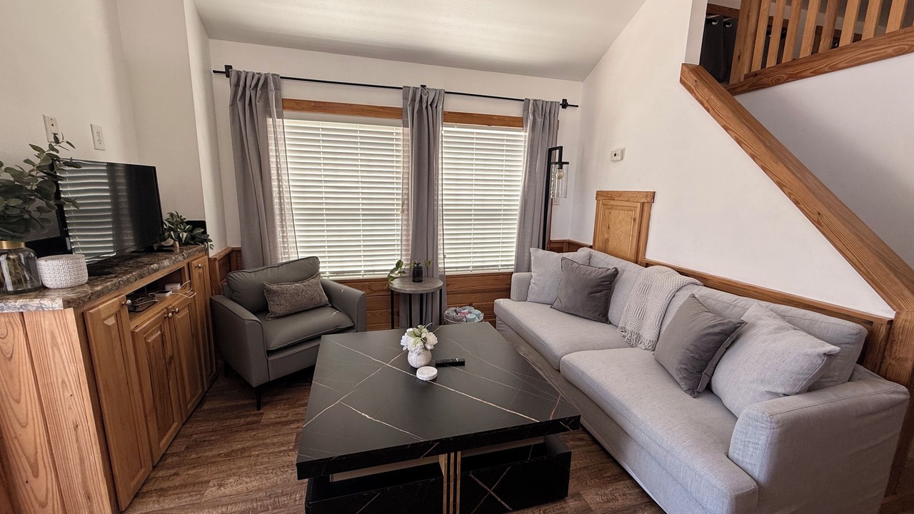 Photo of Livingroom in Hudson Bend