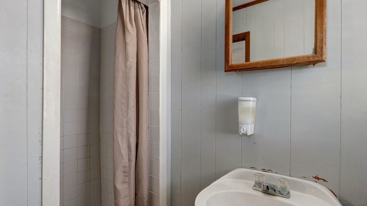 Photo of Bathroom in Jenkins