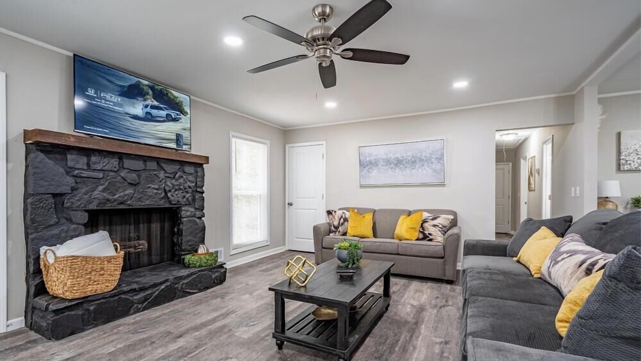 Photo of Livingroom in Addison Heights