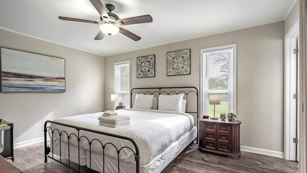 Photo of Bedroom in Addison Heights