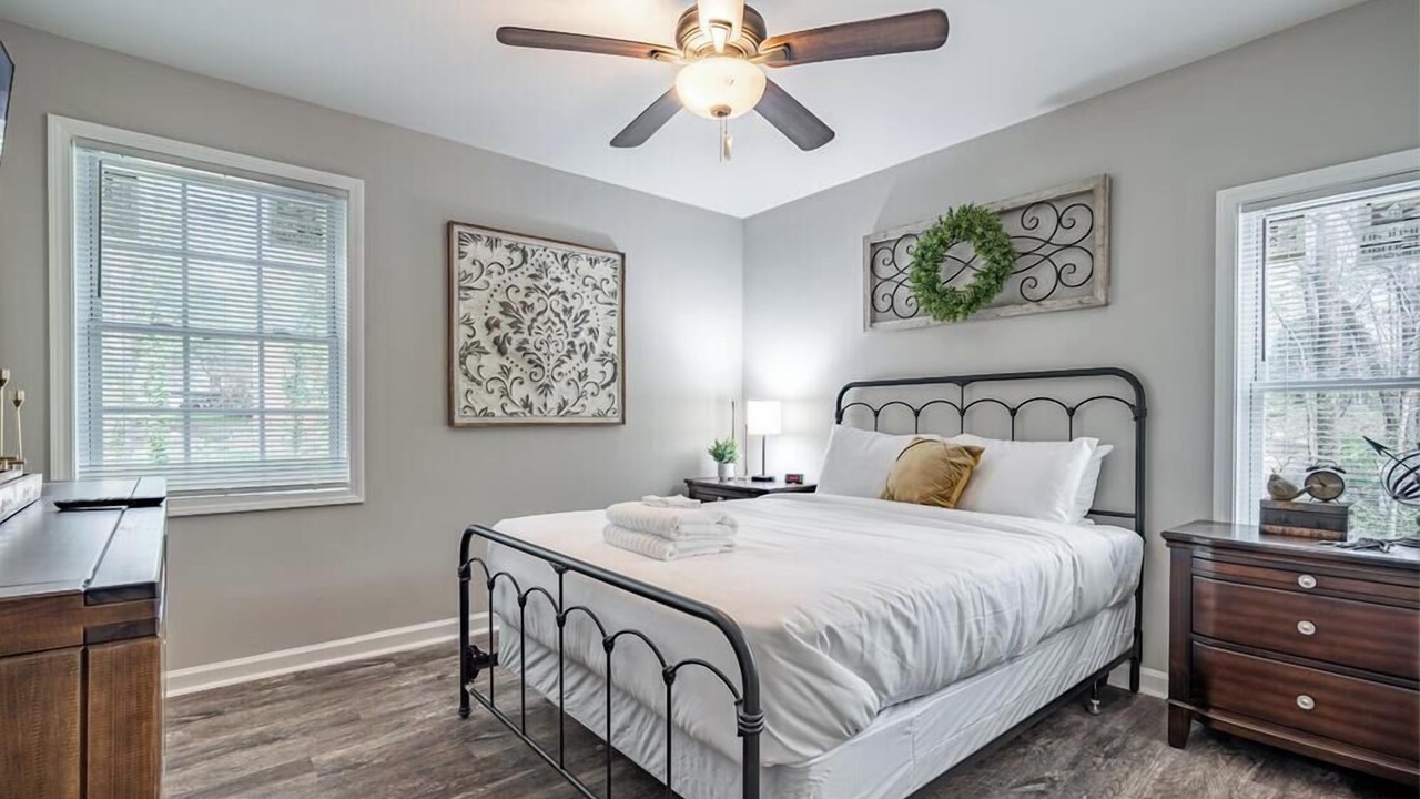 Photo of Bedroom in Addison Heights