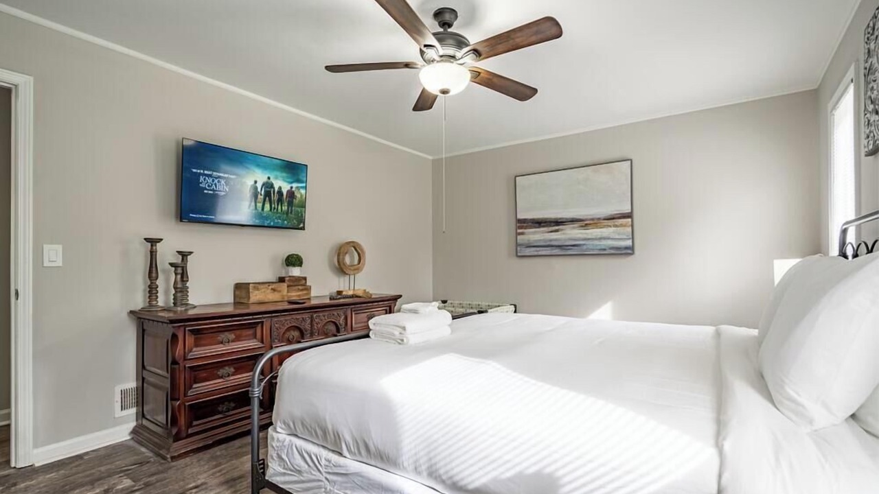 Photo of Bedroom in Addison Heights