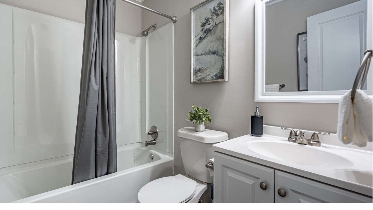 Photo of Bathroom in Addison Heights