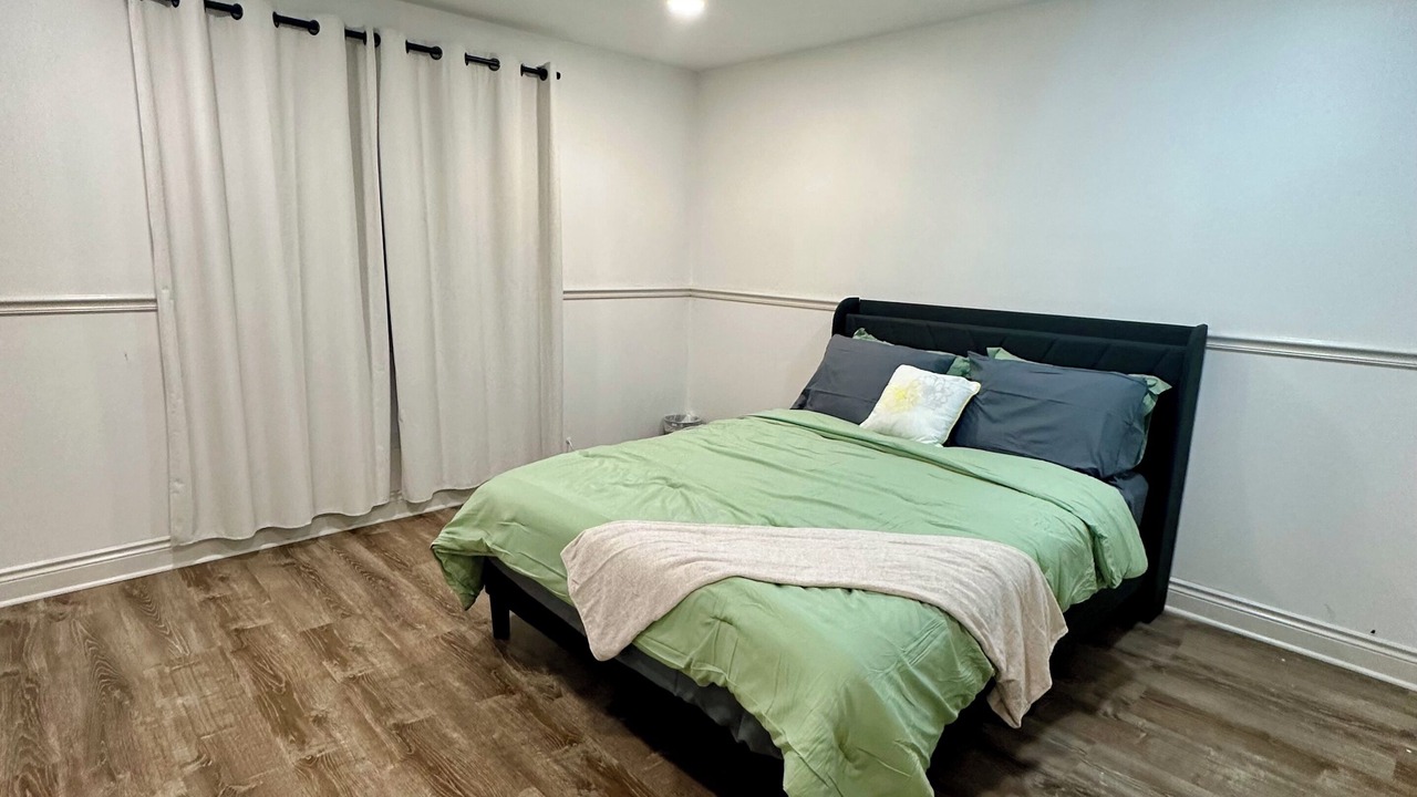 Photo of Bedroom in Lynwood