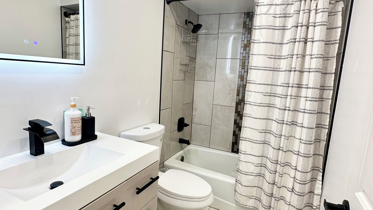 Photo of Bathroom in Lynwood