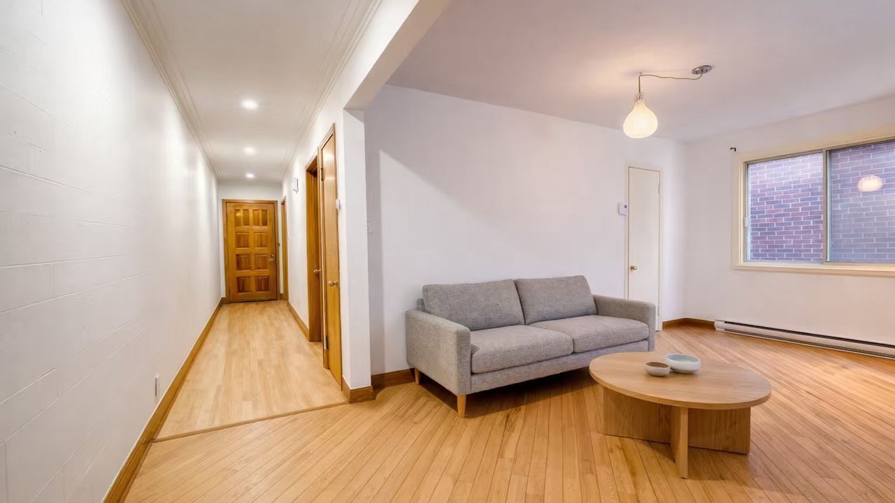 Photo of Livingroom in Youville
