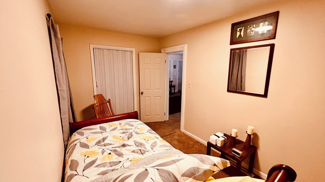 Photo of Bedroom in Troy