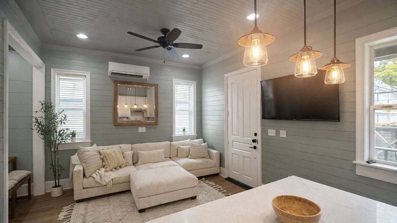Photo of Livingroom in Garden Oaks