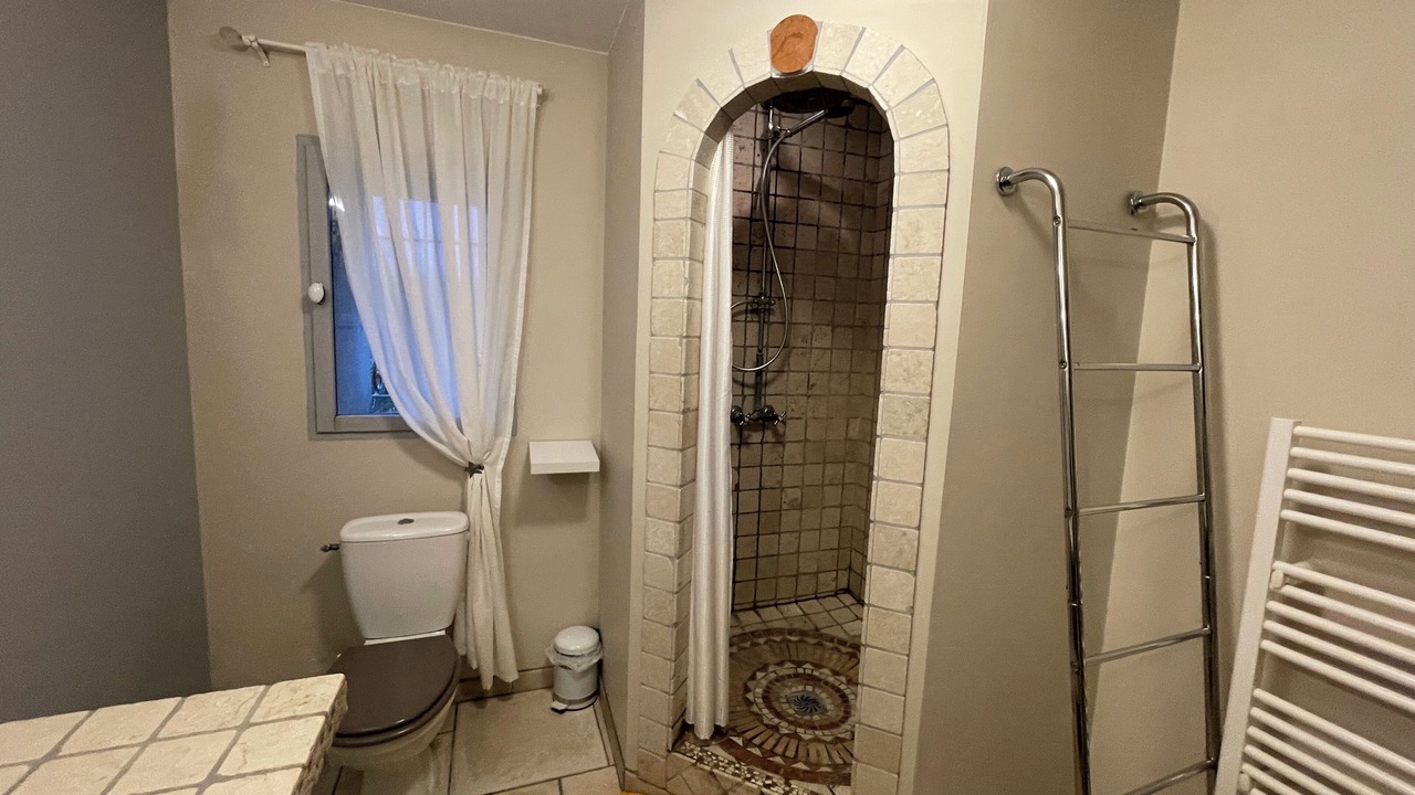 Photo of Bathroom in Caderousse