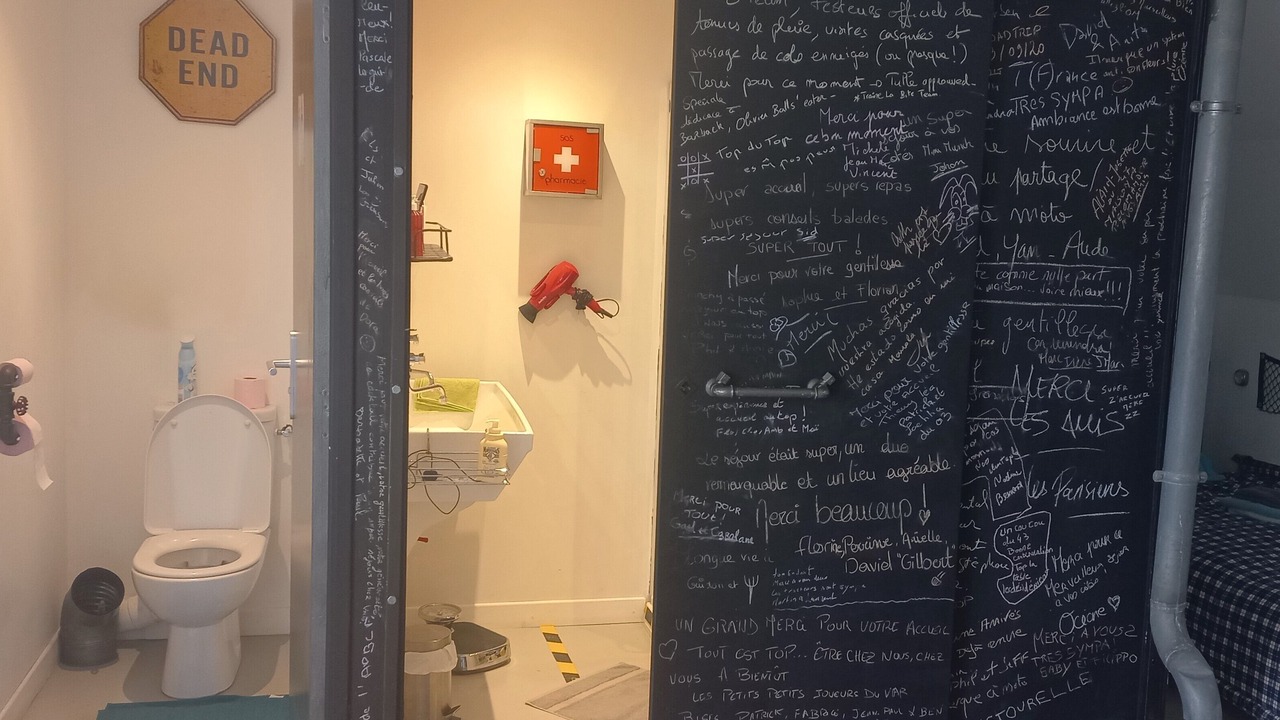 Photo of Bathroom in Saint-Bonnet-de-Salers
