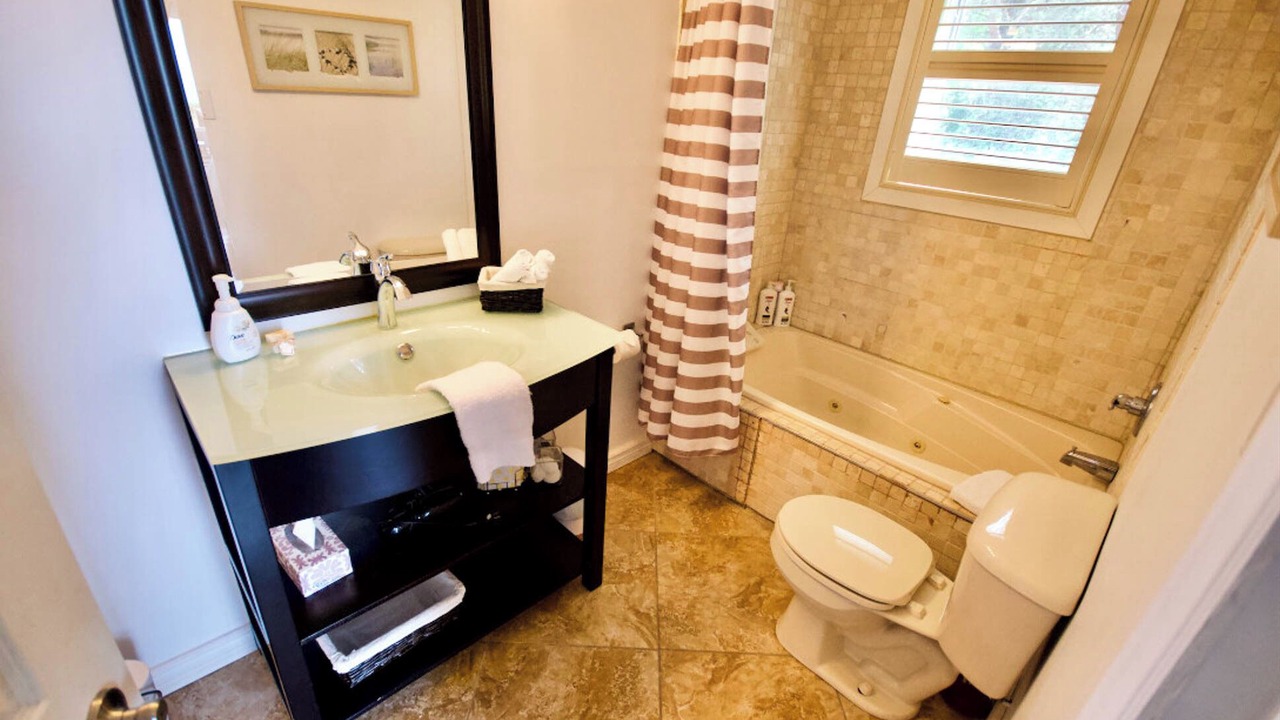 Photo of Bathroom in Ashfield-Colborne-Wawanosh