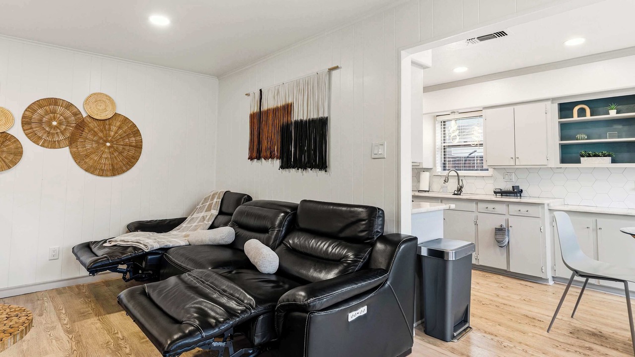 Photo of Livingroom in Far North Dallas