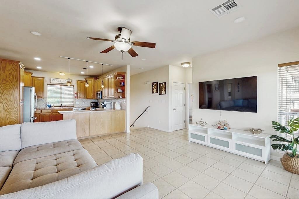 Photo of Livingroom in Highland Lake Estates