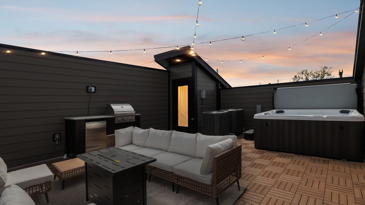 Photo of Outdoor in Hurwood Heights